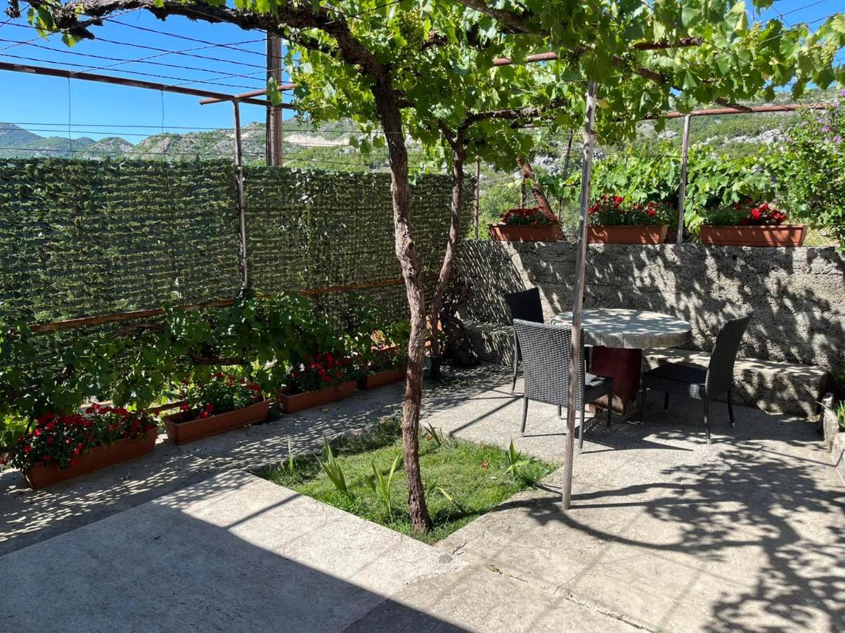 Una Apartment Τσέτινιε Εξωτερικό φωτογραφία